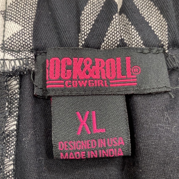 SOLD Aztec Skirt by Rock N Roll Cowgirl Western - Picture 5 of 8